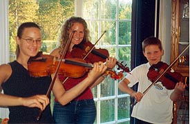 Young Kashub fiddlers
